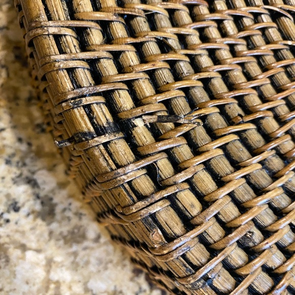 Handwoven rattan chip and dip platter for entertaining 19” by 16.5” - Picture 3 of 5